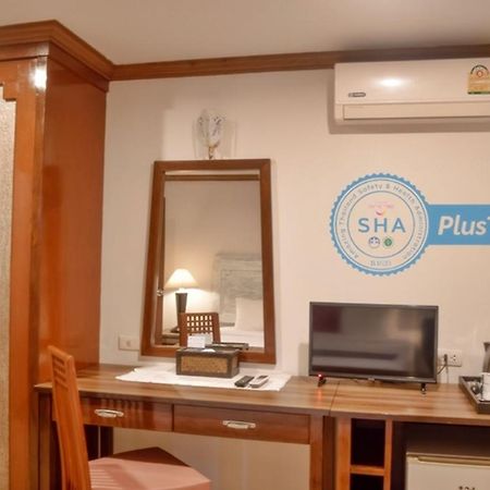 Готель Le Tanjong House Patong Екстер'єр фото