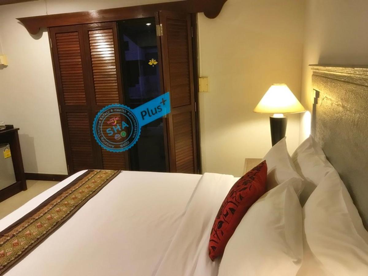 Готель Le Tanjong House Patong Екстер'єр фото