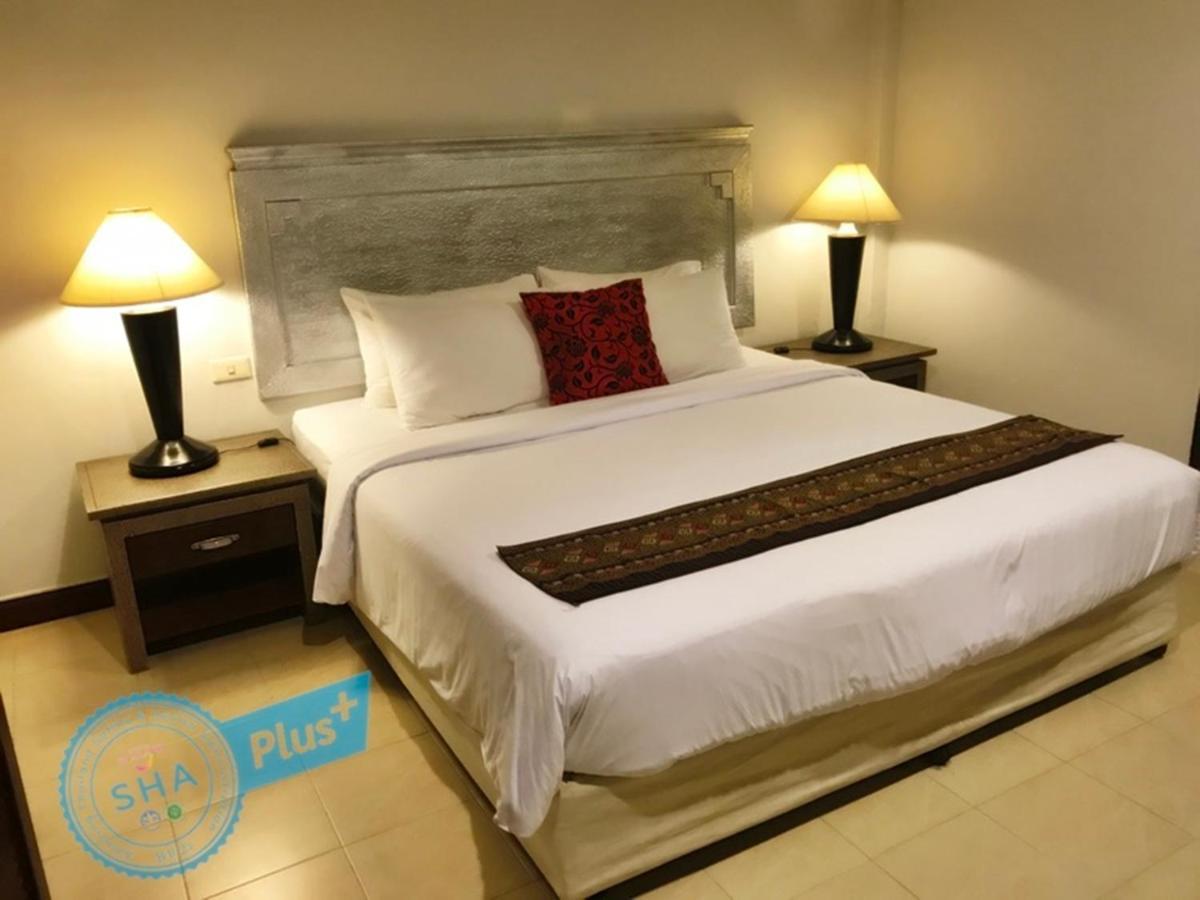 Готель Le Tanjong House Patong Екстер'єр фото