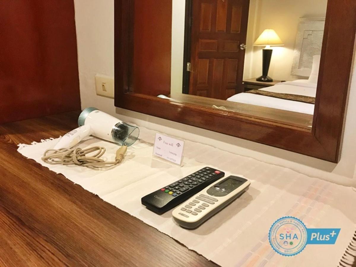 Готель Le Tanjong House Patong Екстер'єр фото